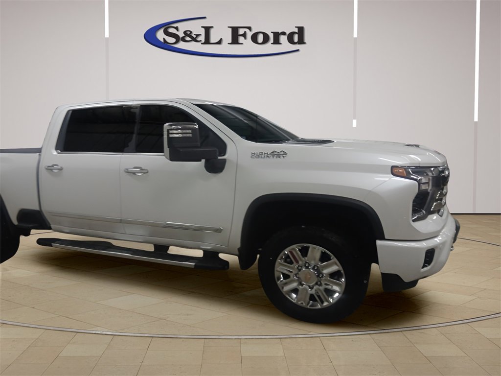 Used 2024 Chevrolet Silverado 2500 High Country w/ High Country Premium Package image 4