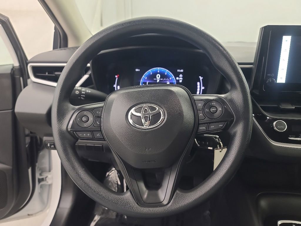 Used 2026 Toyota Corolla LE FWD image 32