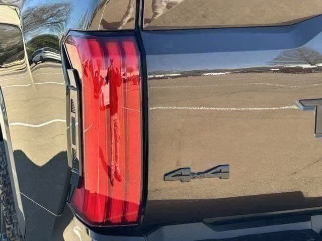 Used 2024 Toyota Tundra Limited w/ Power Package AWD/4WD image 6