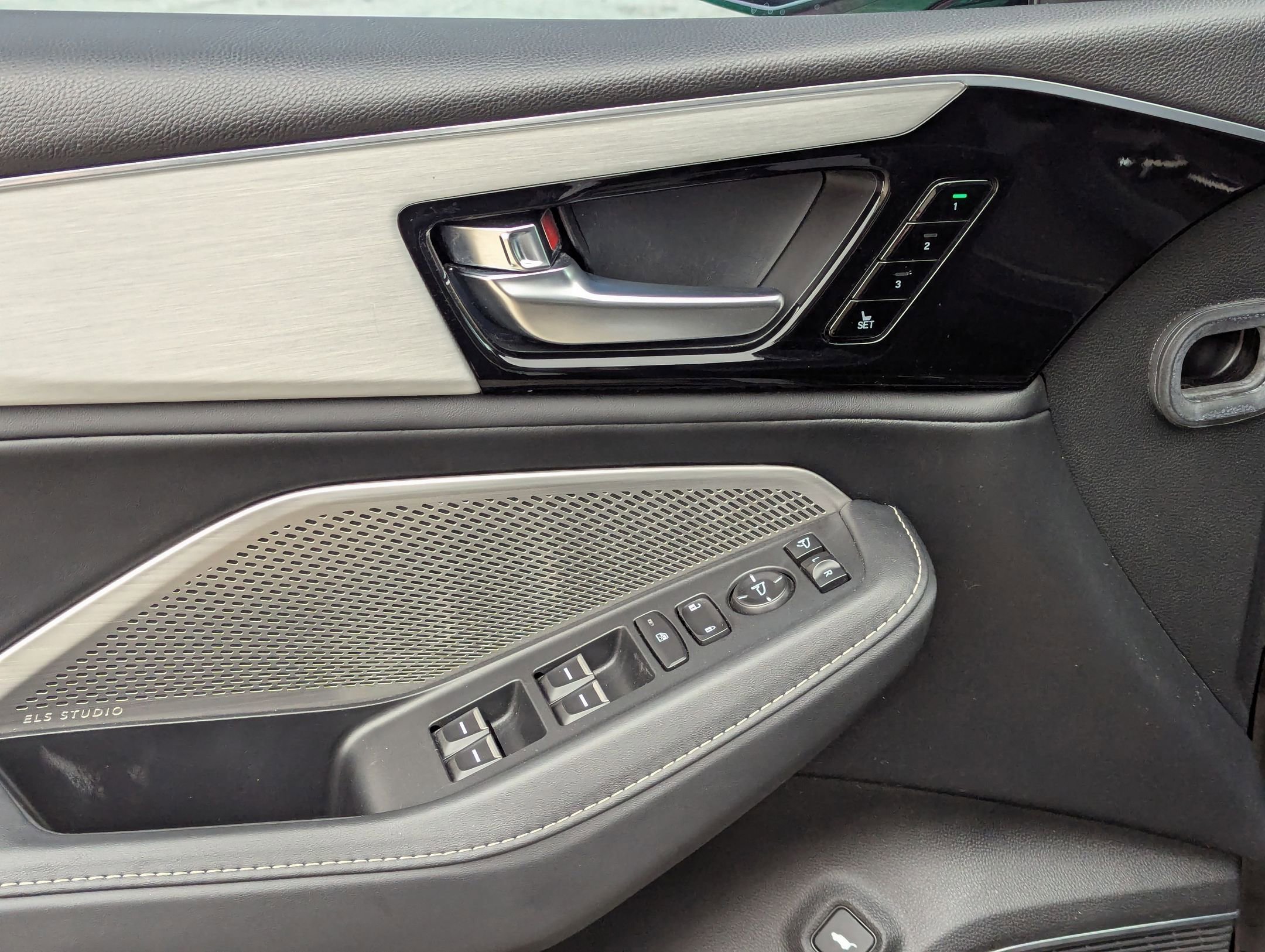 Certified 2023 Acura MDX w/Technology Package image 17