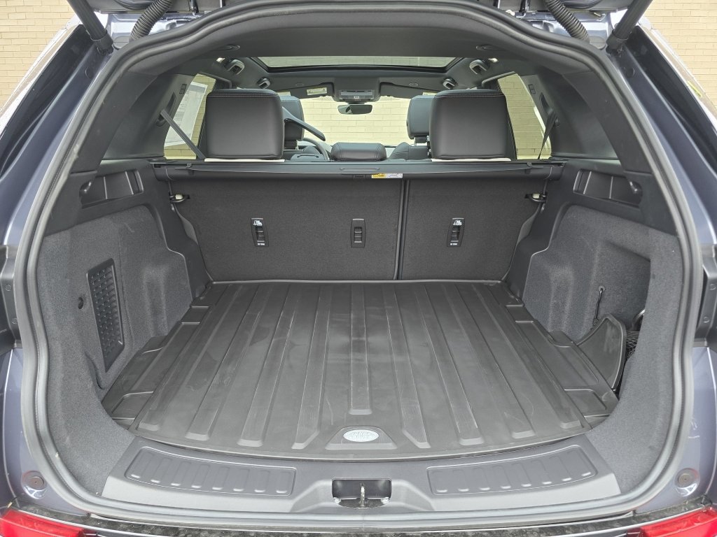 New 2025 Land Rover Discovery Sport Dynamic SE image 20