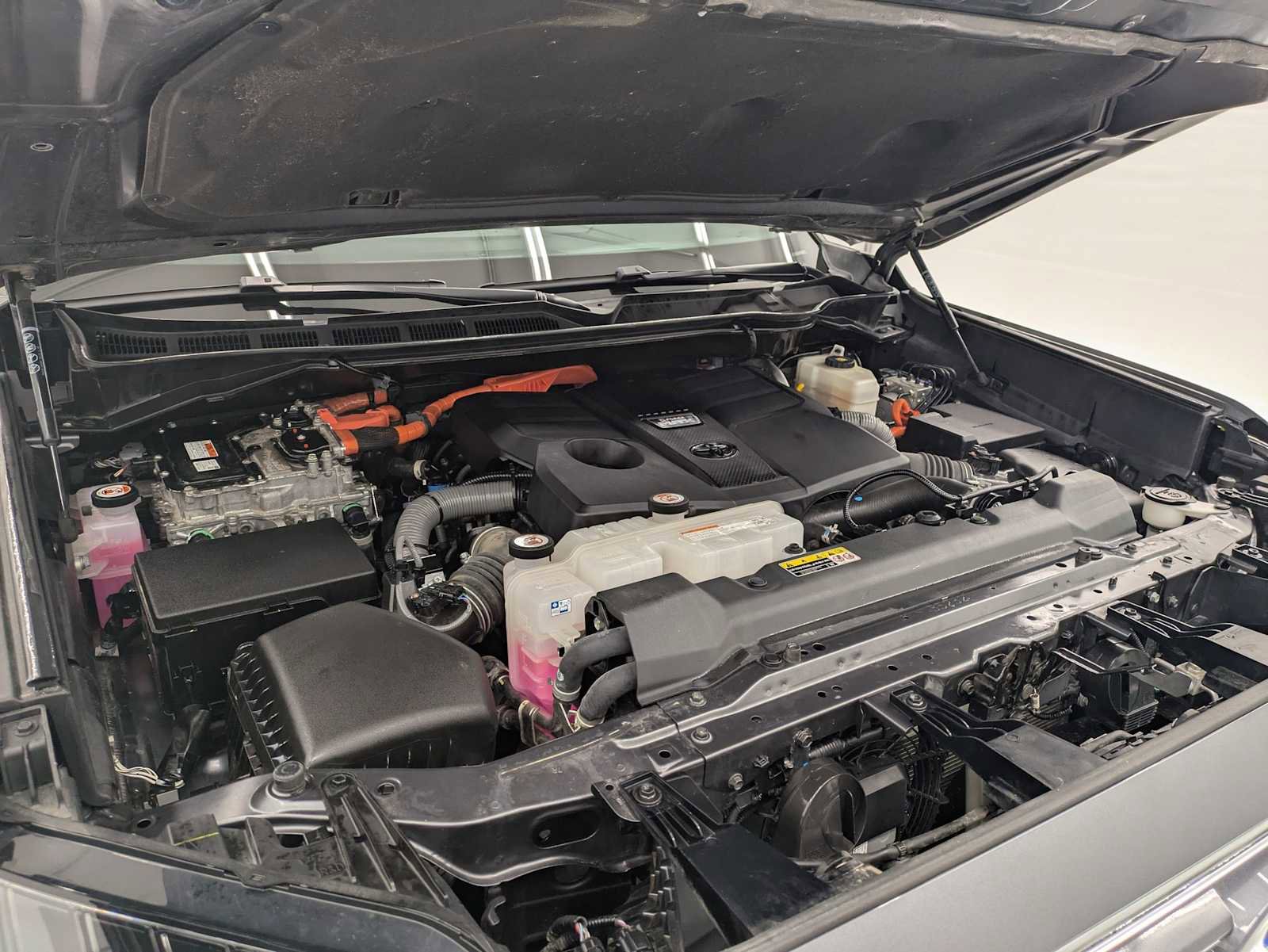 Used 2023 Toyota Sequoia Capstone AWD/4WD image 14