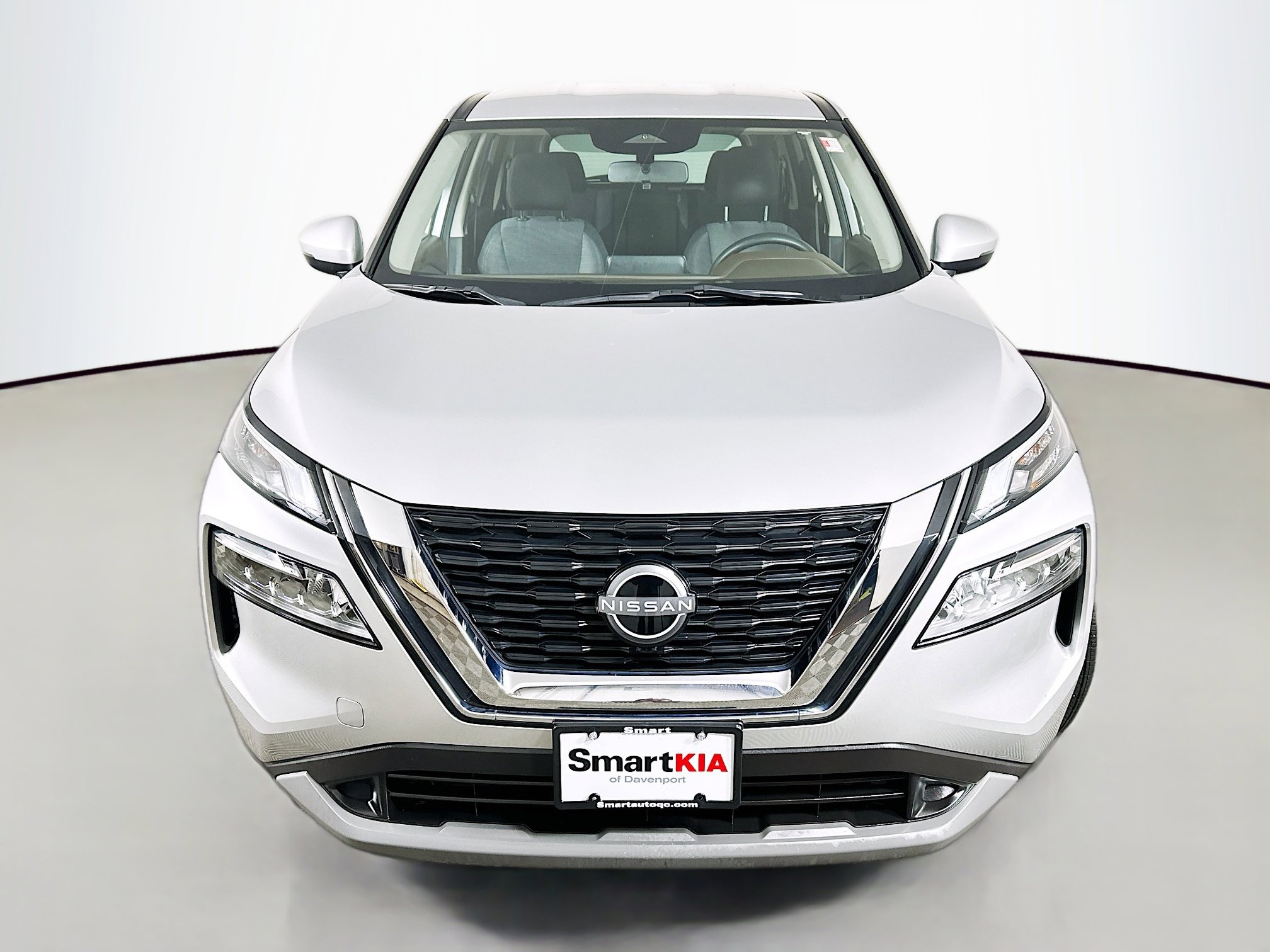 Used 2023 Nissan Rogue SV AWD/4WD image 2