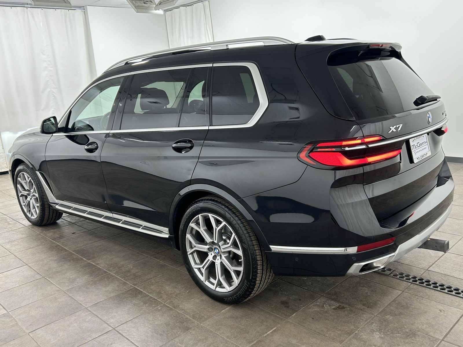 Used 2024 BMW X7 xDrive40i image 3