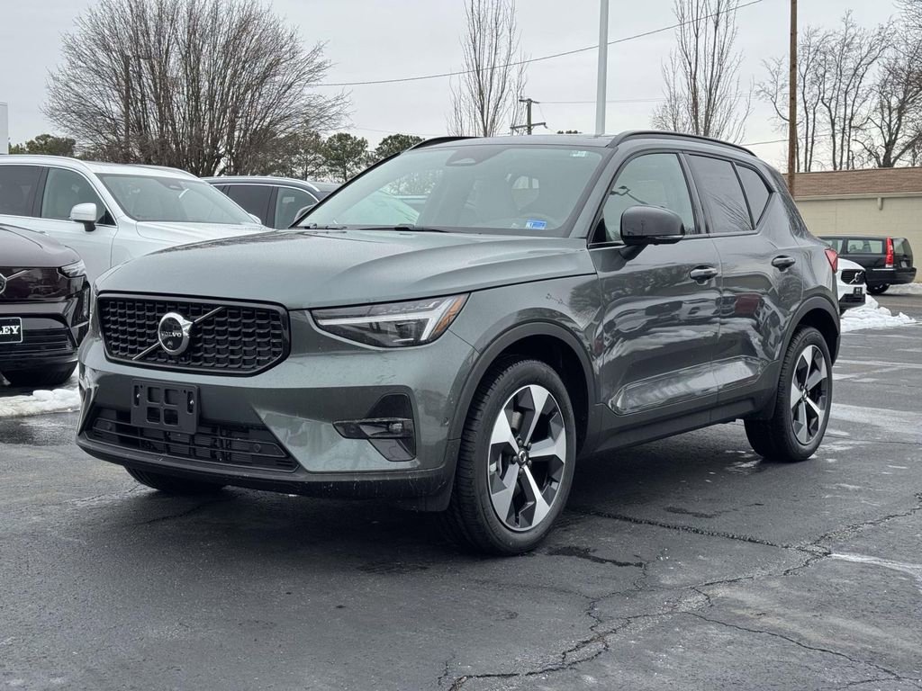 New 2026 Volvo XC40 B5 Plus w/ Protection Package Premier image 24