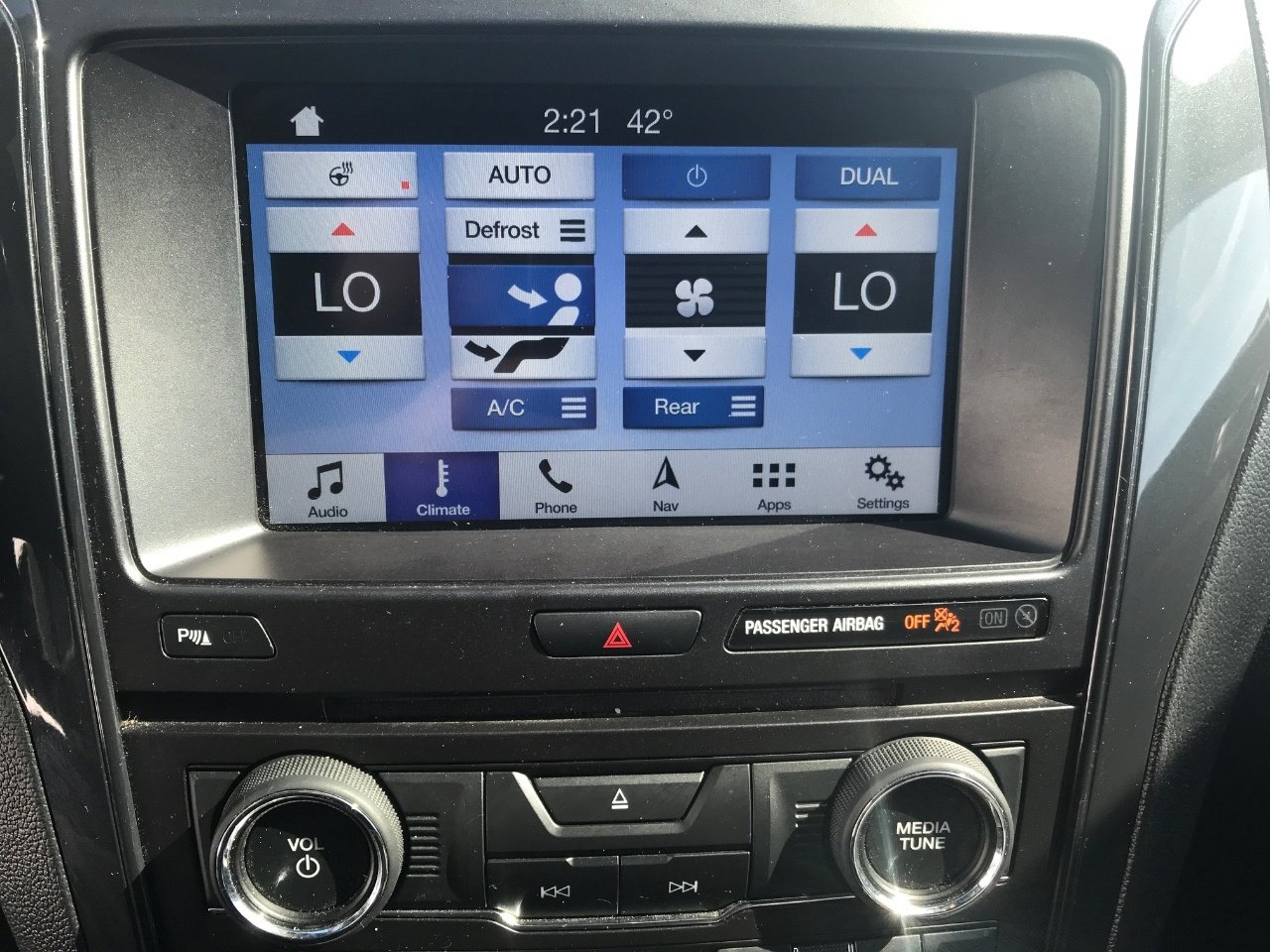 Used 2018 Ford Explorer XLT w/ Equipment Group 202A image 20