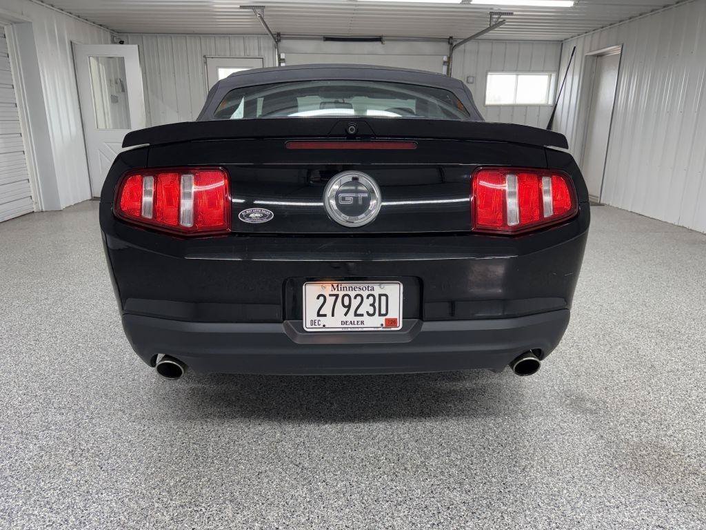 Used 2010 Ford Mustang GT RWD image 5