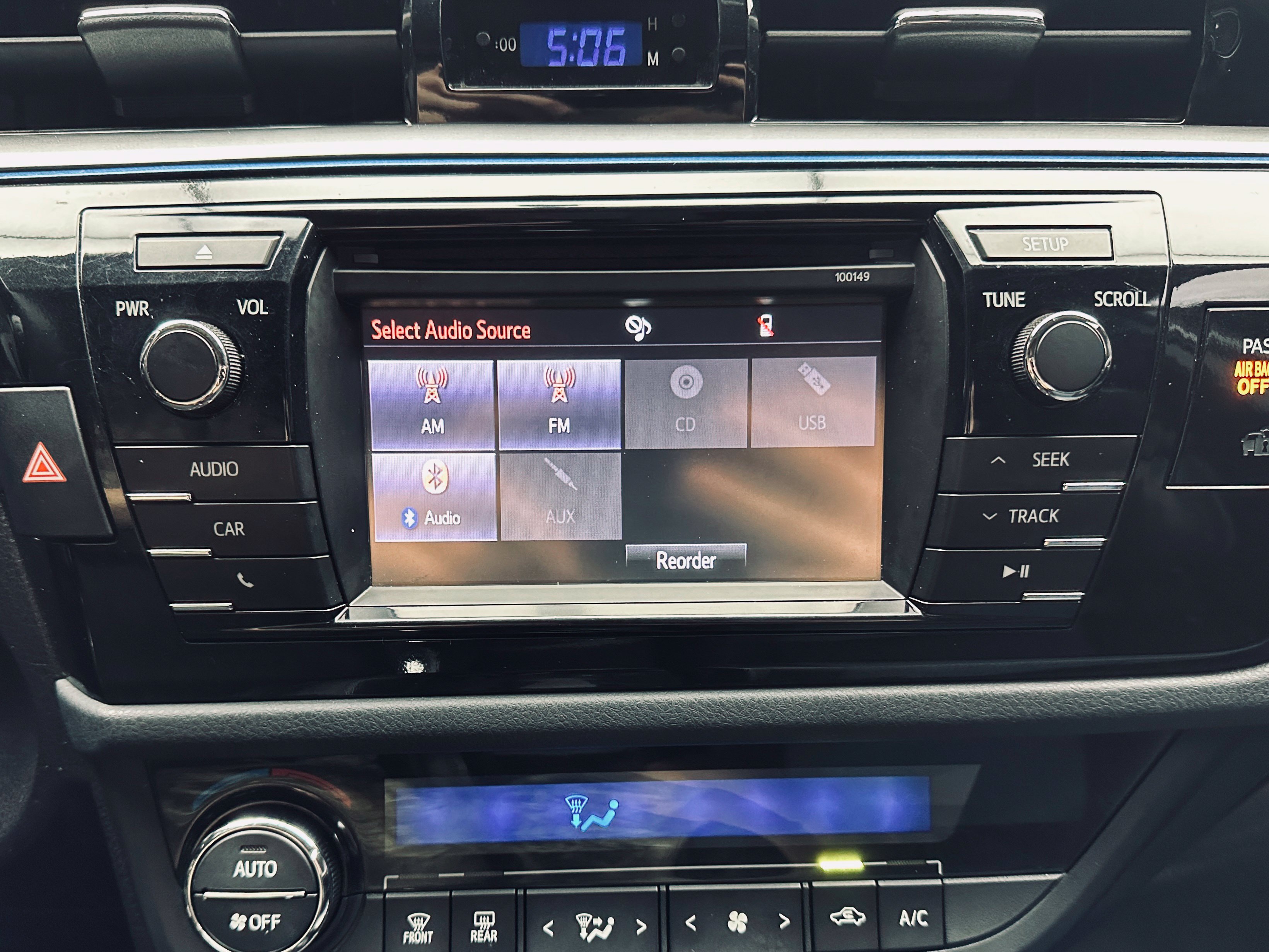 Used 2015 Toyota Corolla S FWD image 28