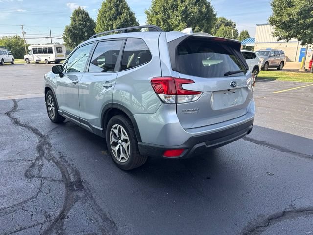 Used 2021 Subaru Forester Premium AWD/4WD image 5