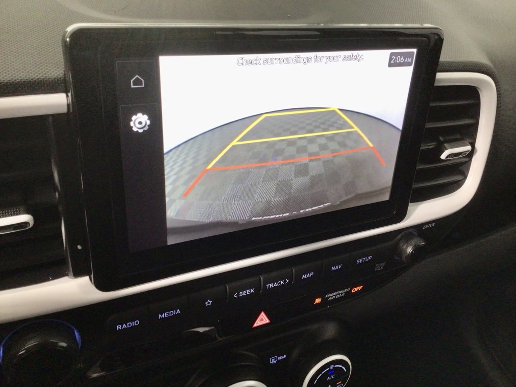 Used 2023 Hyundai Venue Limited w/ Cargo Package image 2