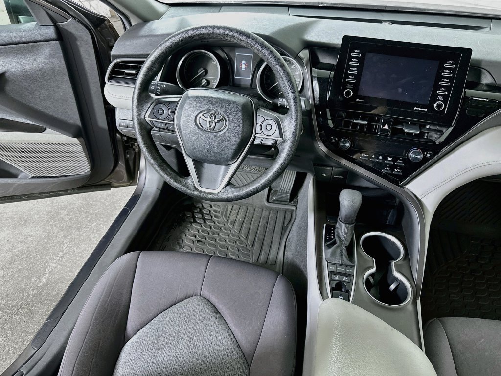 Used 2021 Toyota Camry LE FWD image 18
