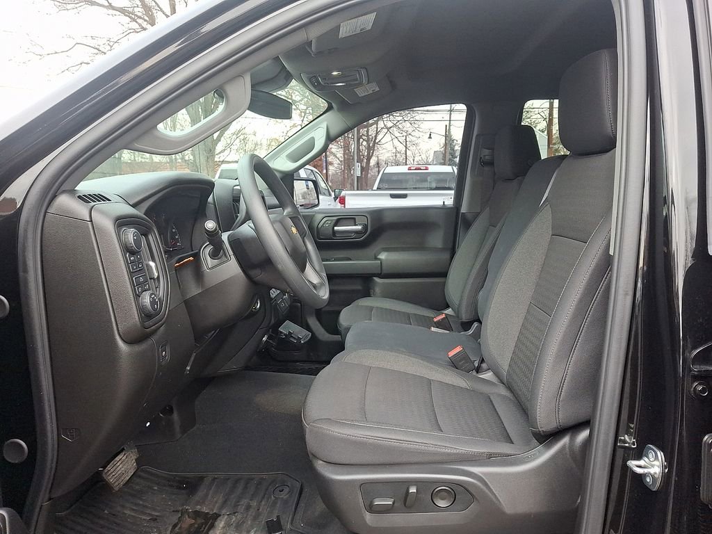 Used 2025 Chevrolet Silverado 1500 Custom image 13