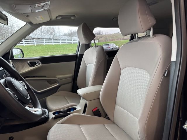 Used 2022 Kia Soul LX image 12