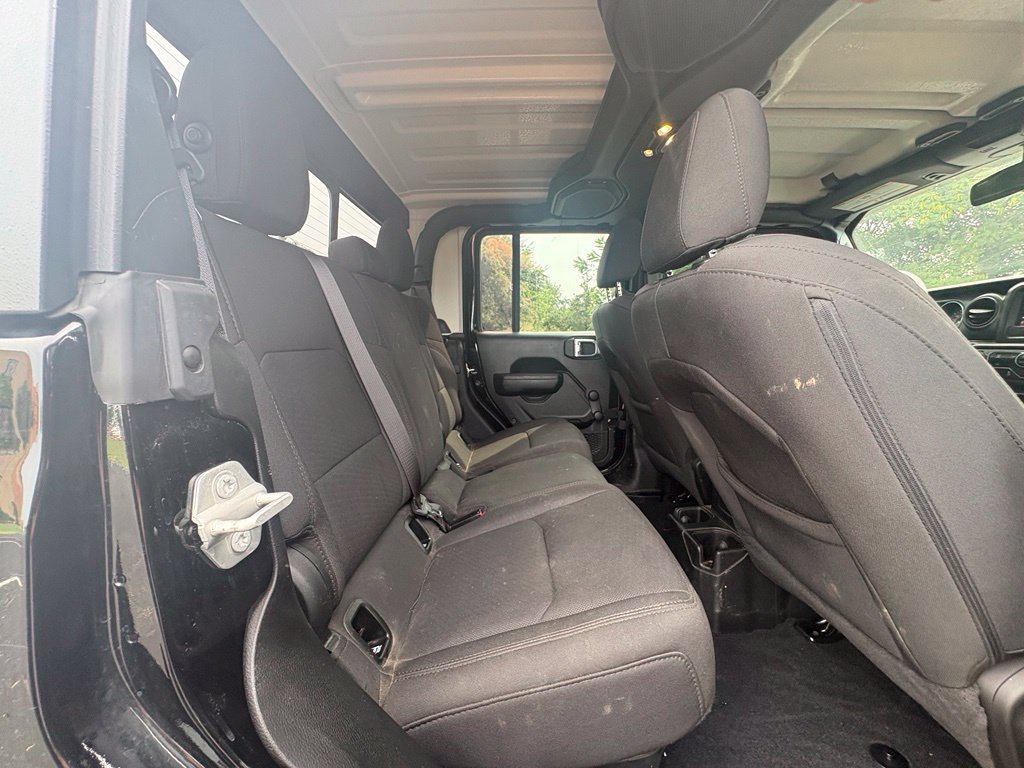 Used 2023 Jeep Gladiator Sport AWD/4WD image 16