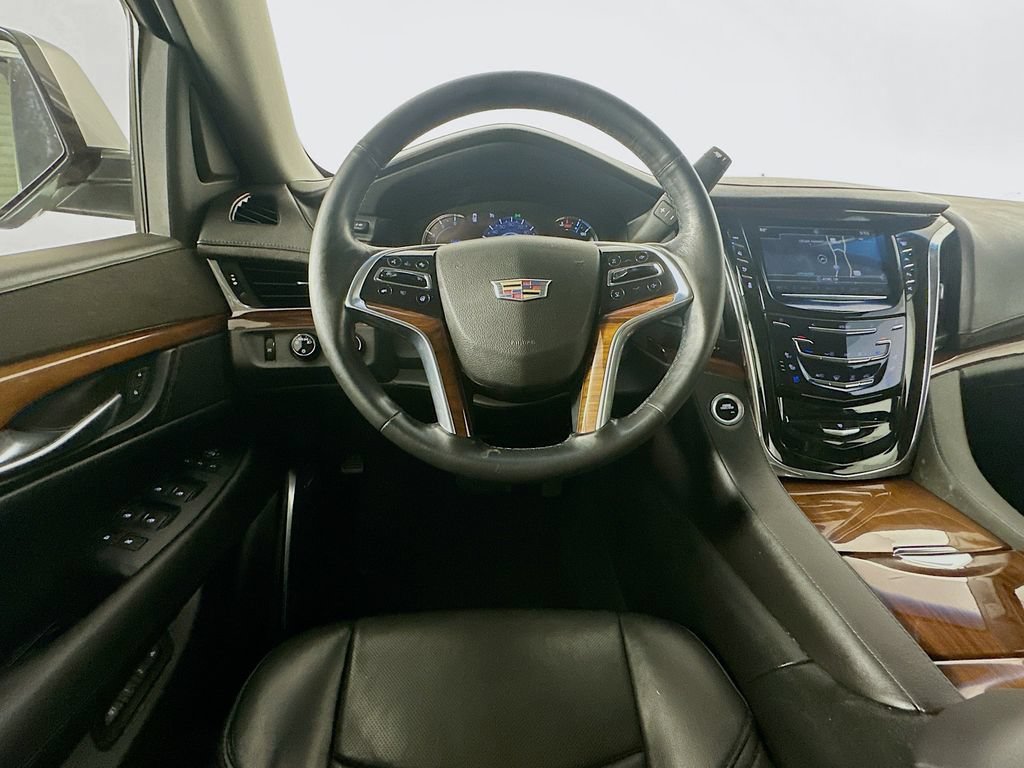 Used 2017 Cadillac Escalade ESV Luxury AWD/4WD image 24