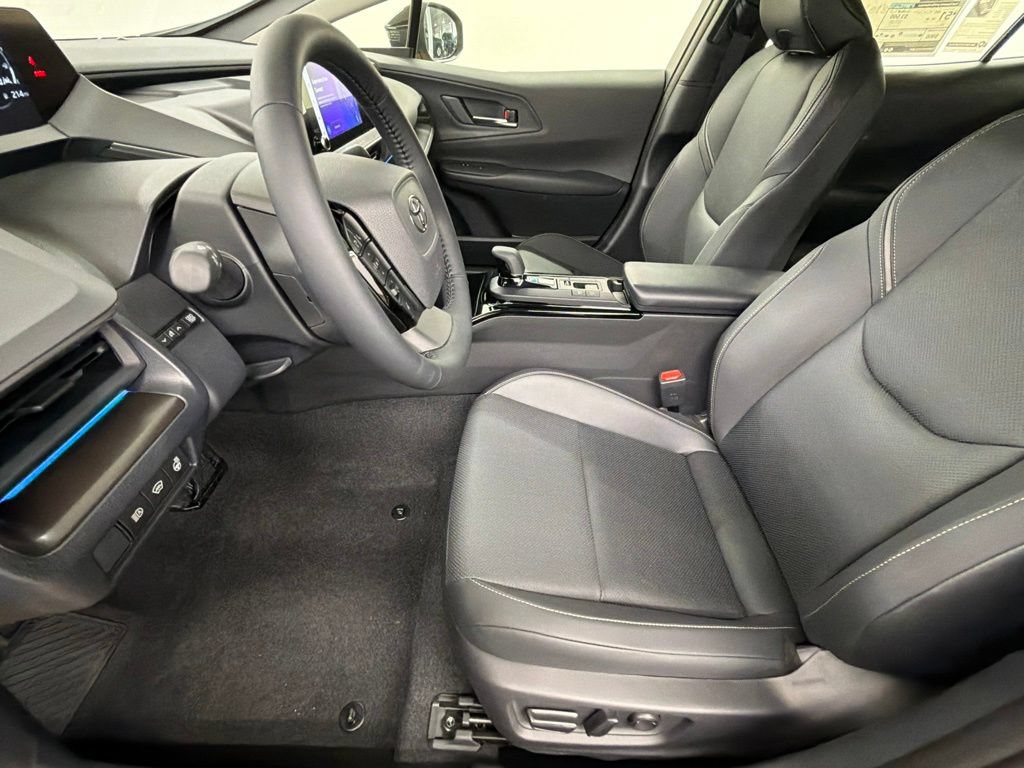 New 2027 Toyota Prius FWD image 18