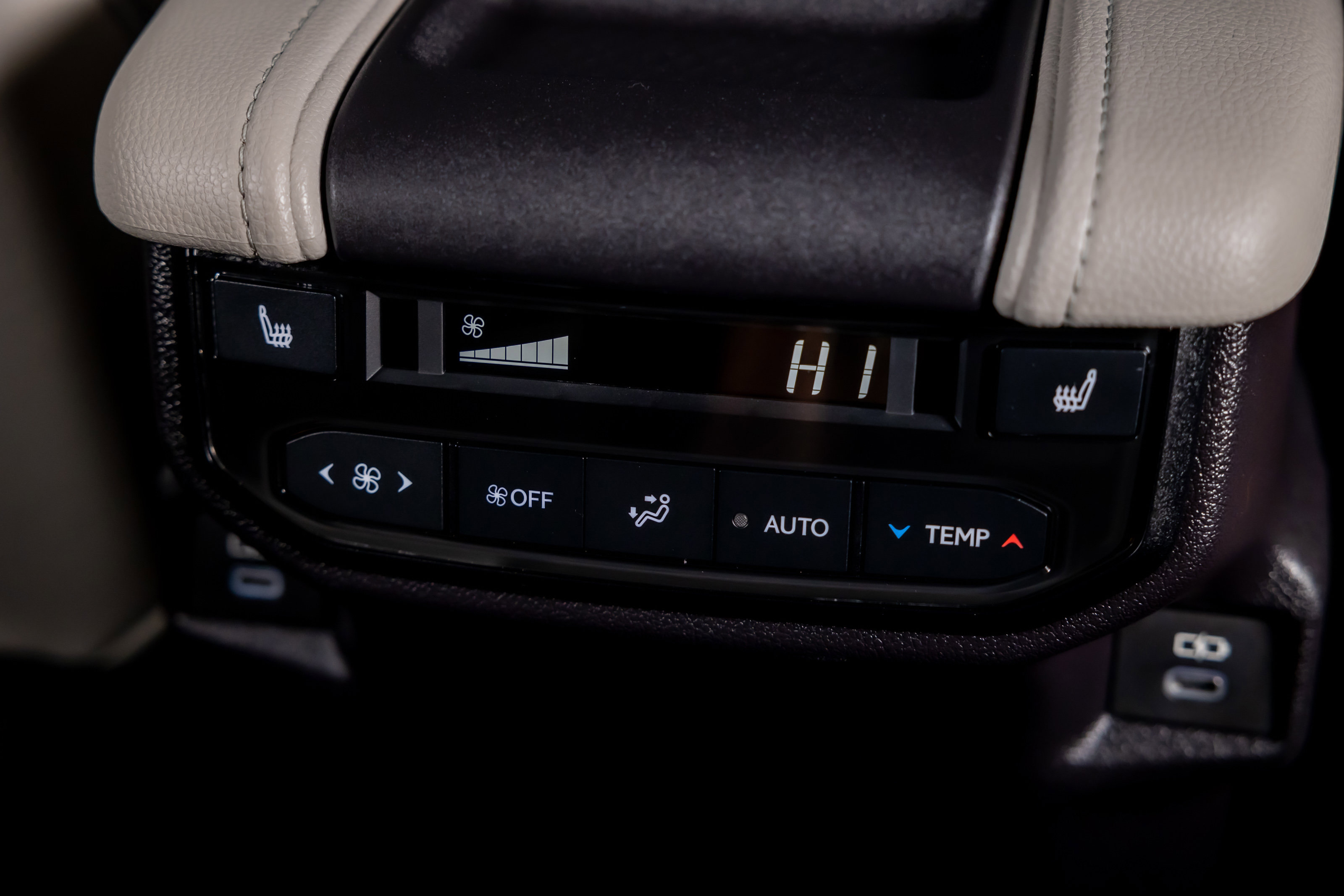 Used 2025 Toyota Grand Highlander FWD image 23