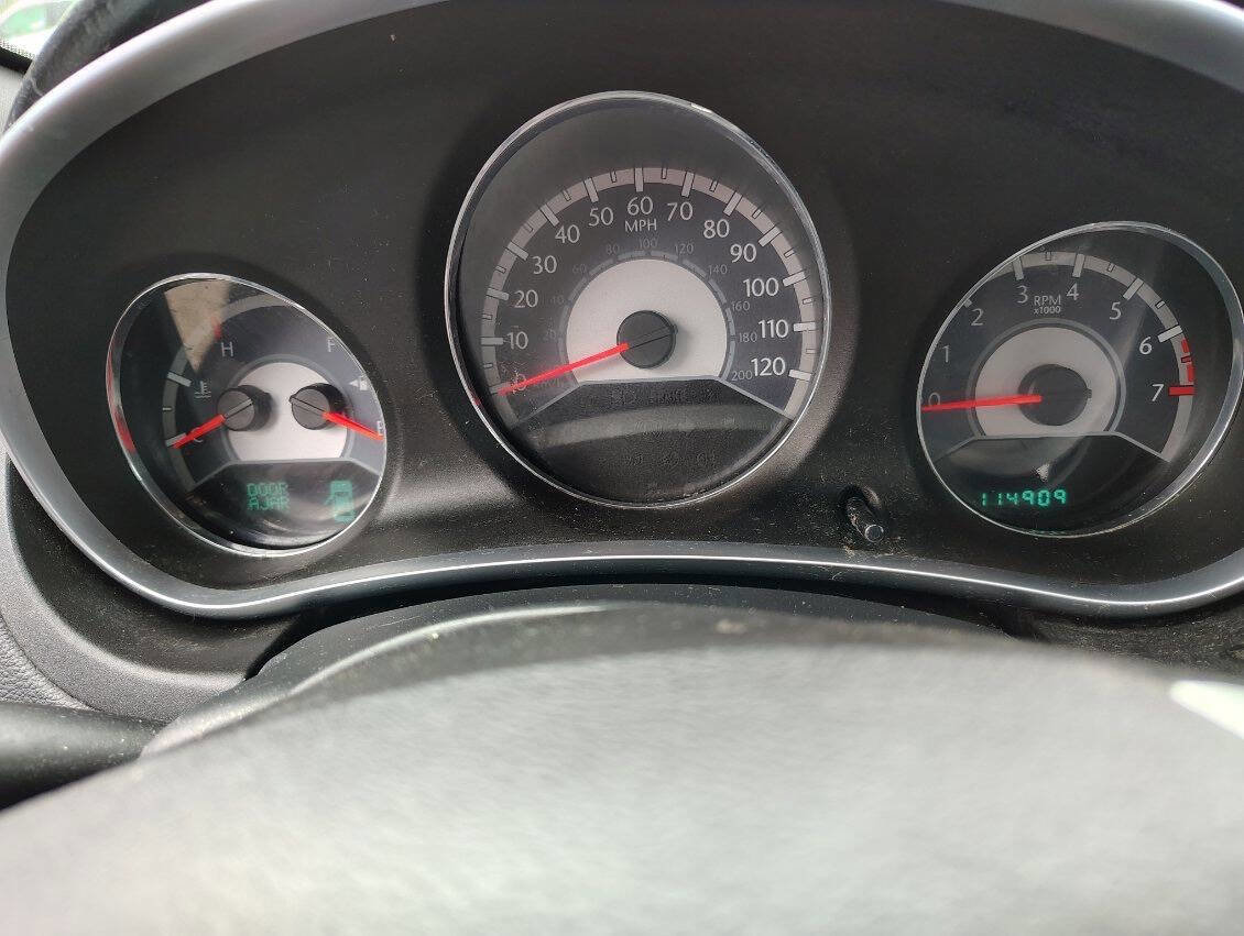 Used 2011 Chrysler 200 Touring image 5