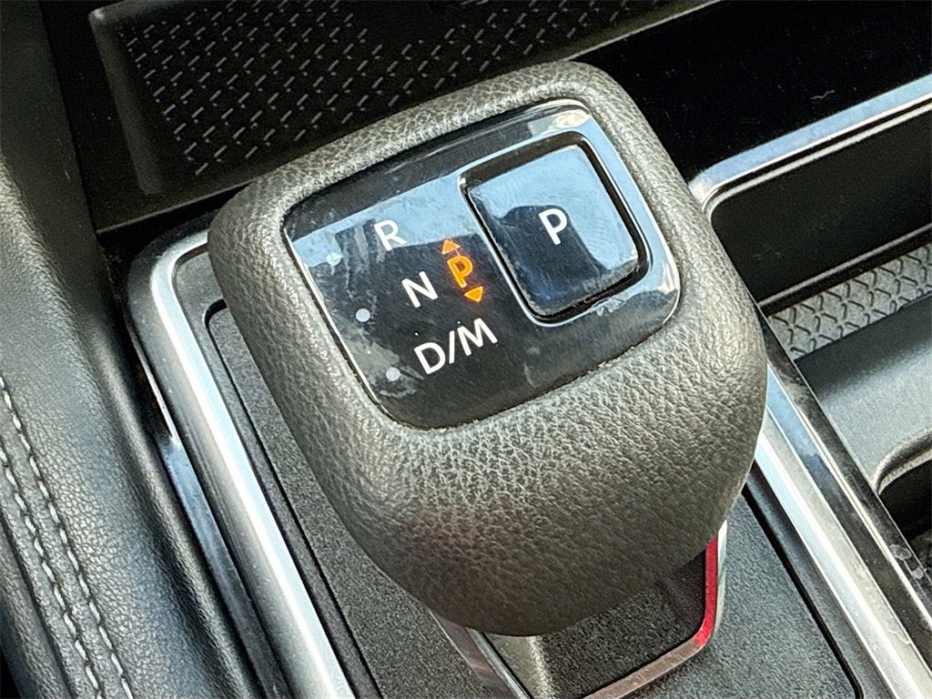 Used 2022 Nissan Pathfinder Platinum w/ Cargo Package image 18