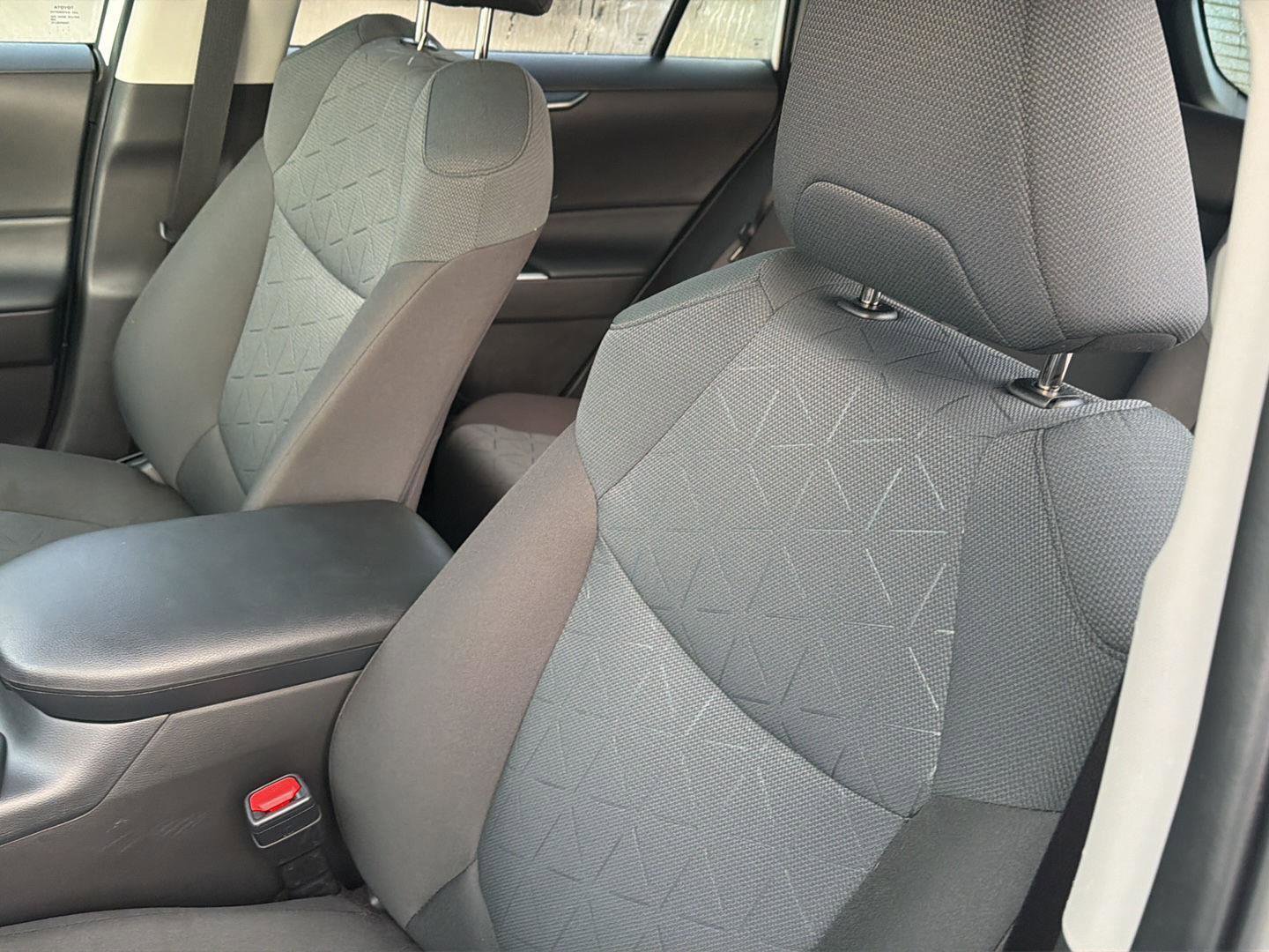 Certified 2025 Toyota RAV4 XLE w/ Convenience Package FWD image 28