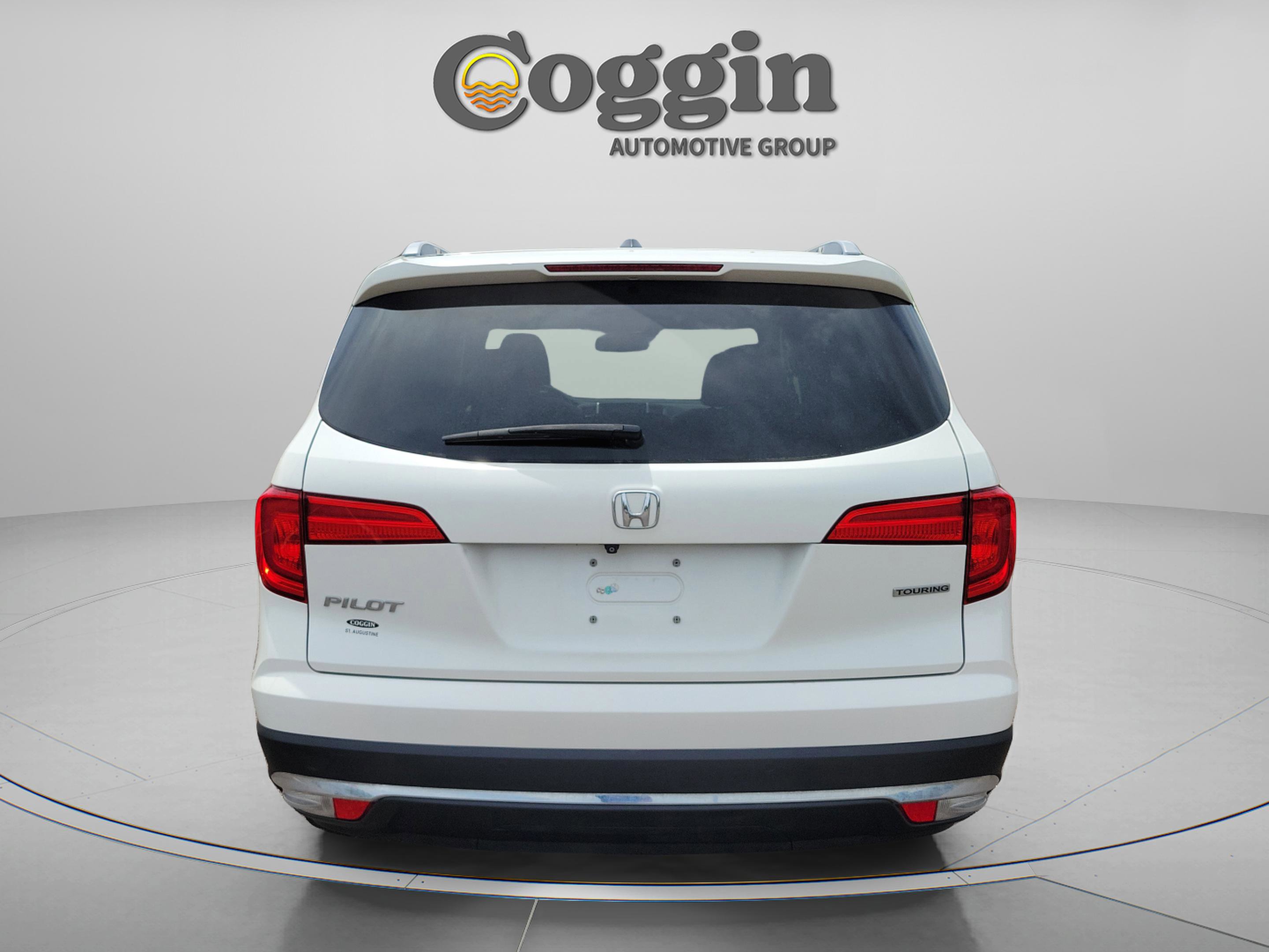 Certified 2017 Honda Pilot Touring image 4