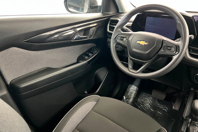 Used 2024 Chevrolet TrailBlazer LT FWD image 12