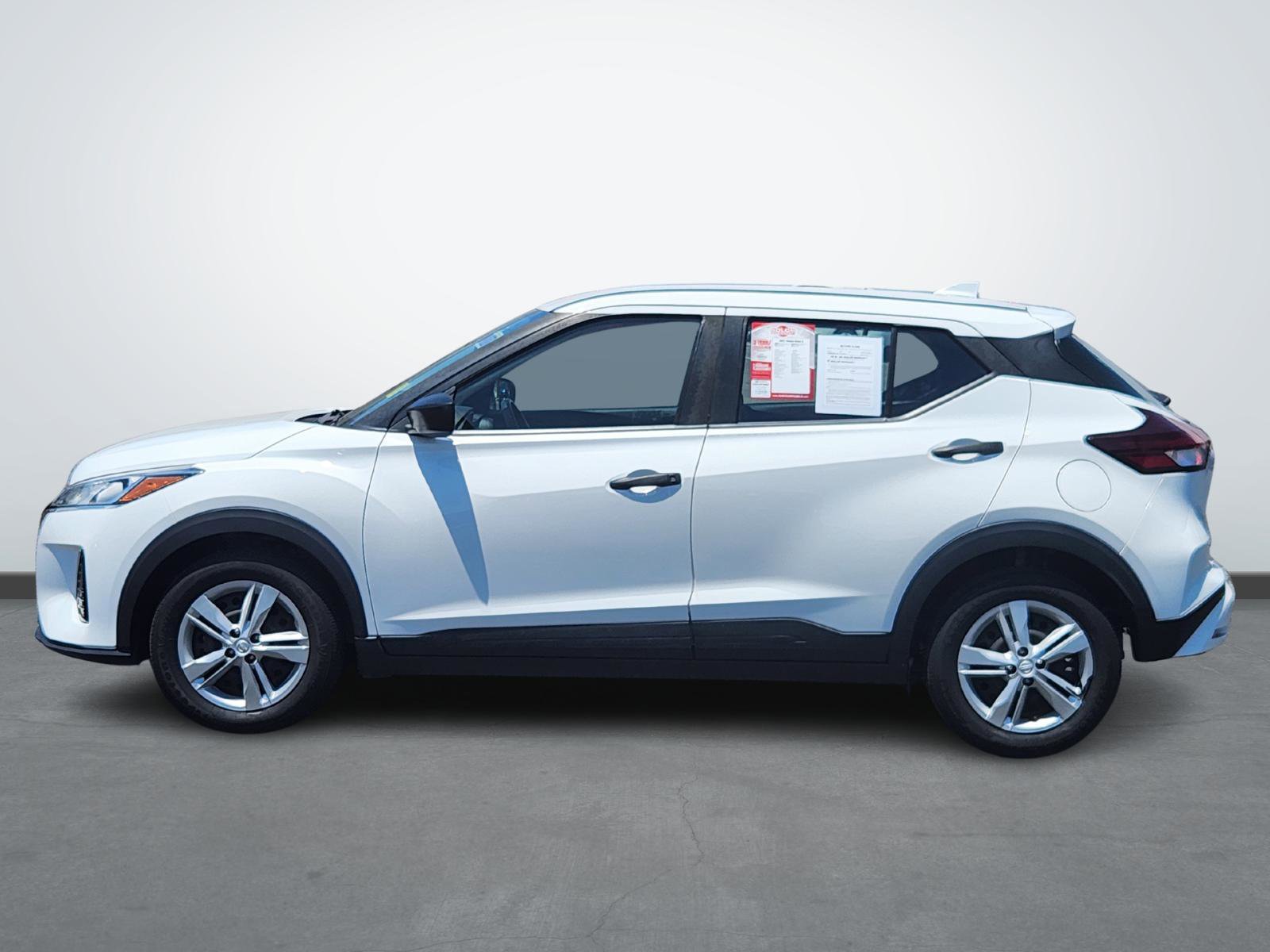 Used 2021 Nissan Kicks S image 2