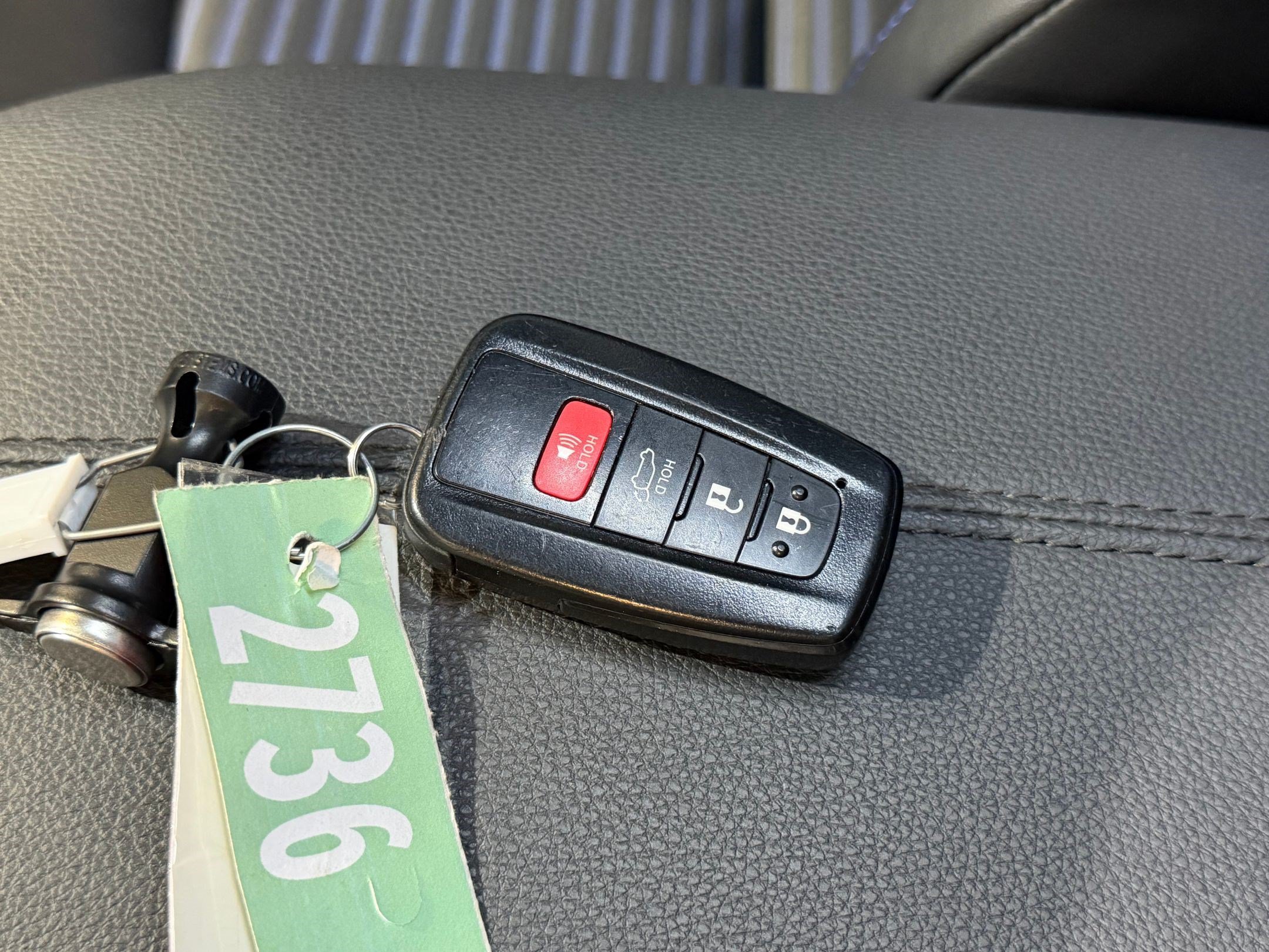 Used 2022 Toyota RAV4 XSE AWD/4WD image 36