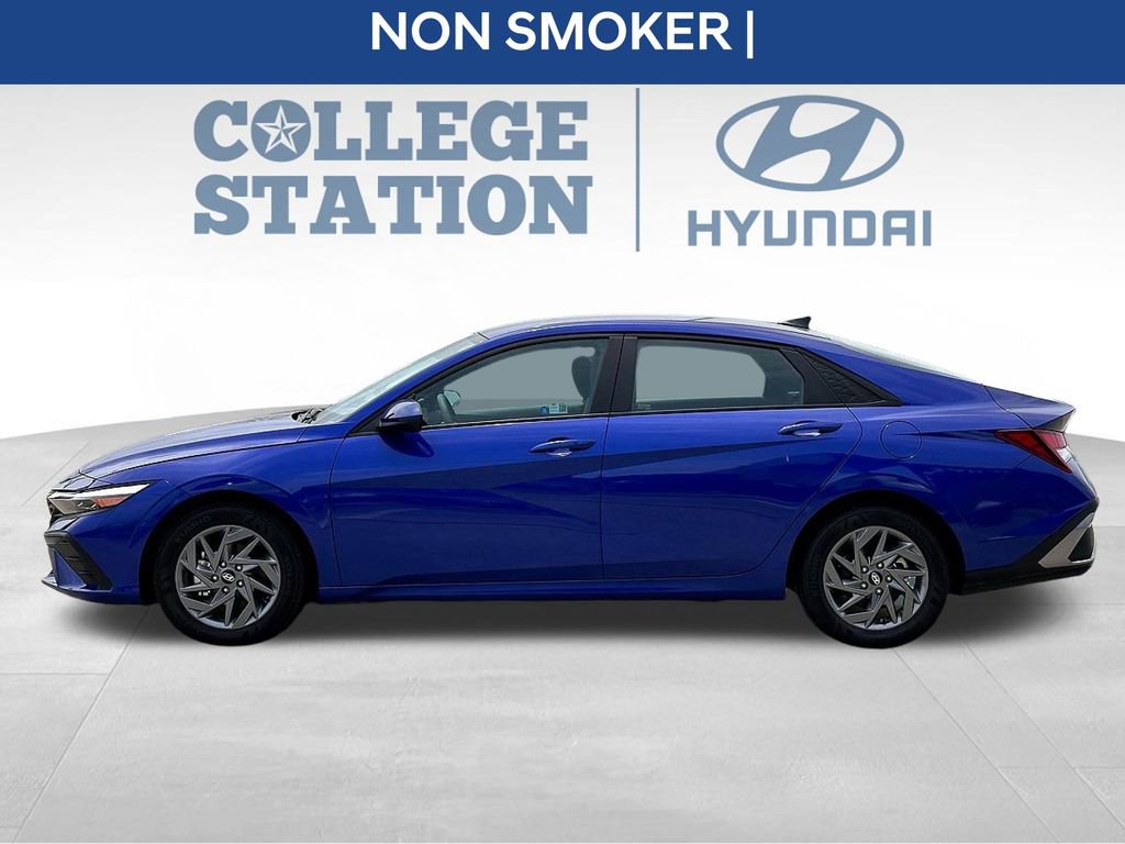 Used 2024 Hyundai Elantra SEL image 4