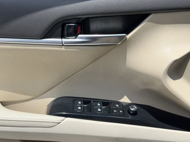Used 2020 Toyota Camry XLE FWD image 24