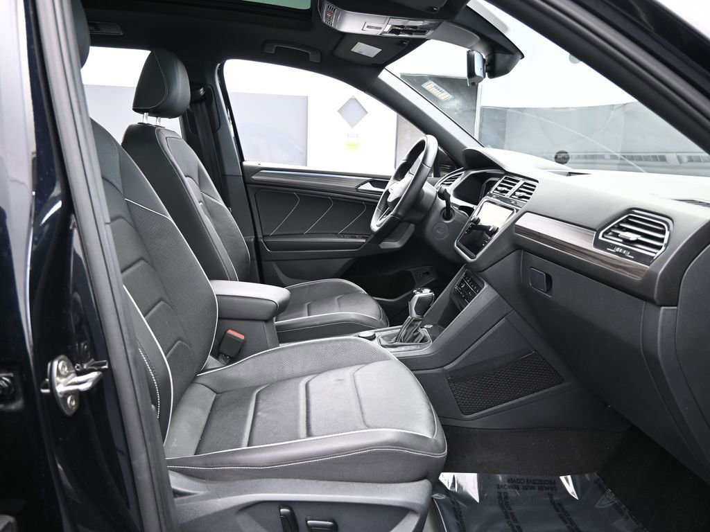 Used 2022 Volkswagen Tiguan SEL R-Line image 52