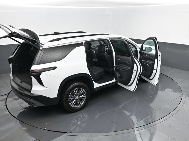 Used 2025 Chevrolet Traverse LT AWD/4WD image 31