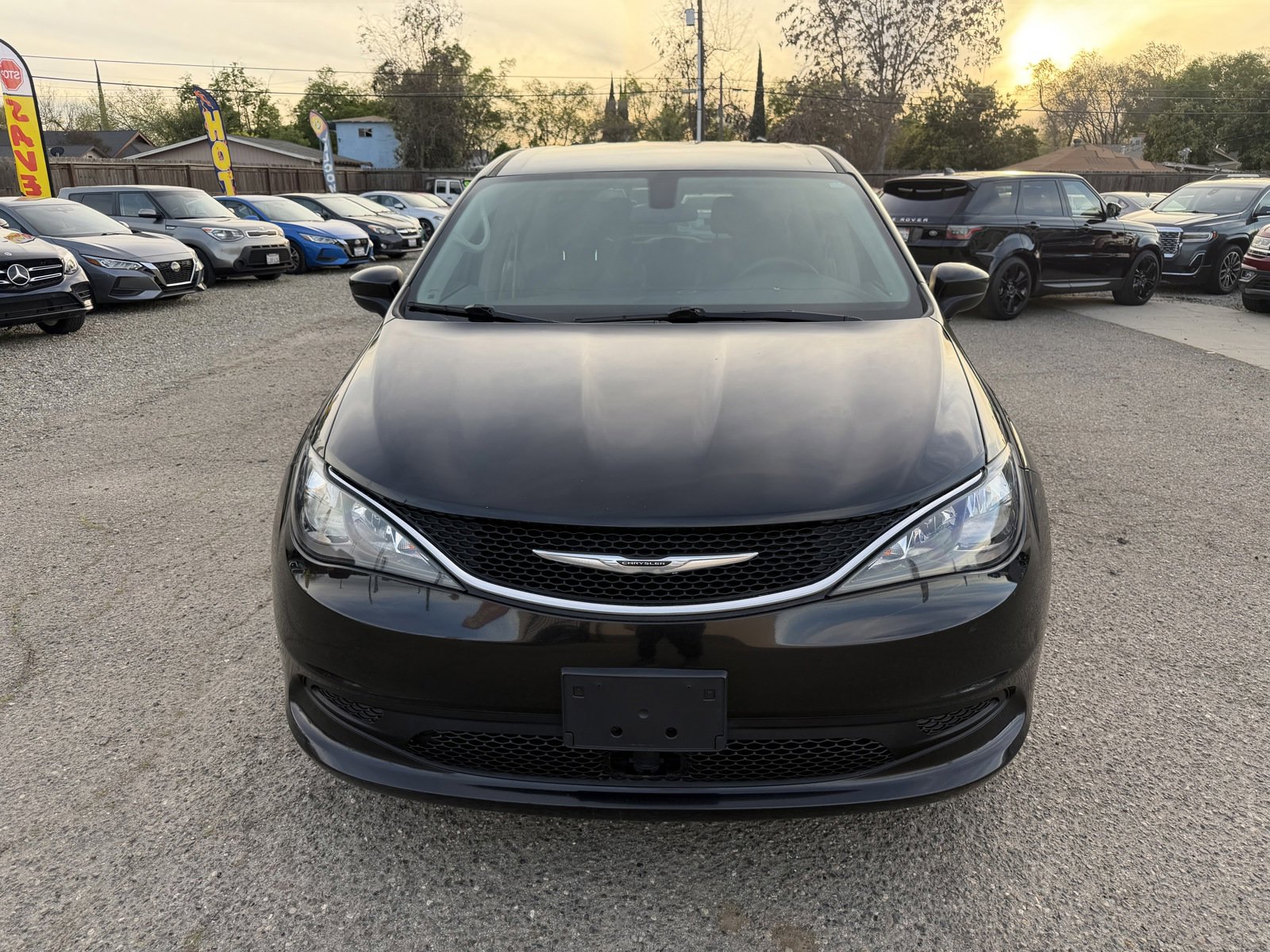 Used 2021 Chrysler Voyager LX image 2