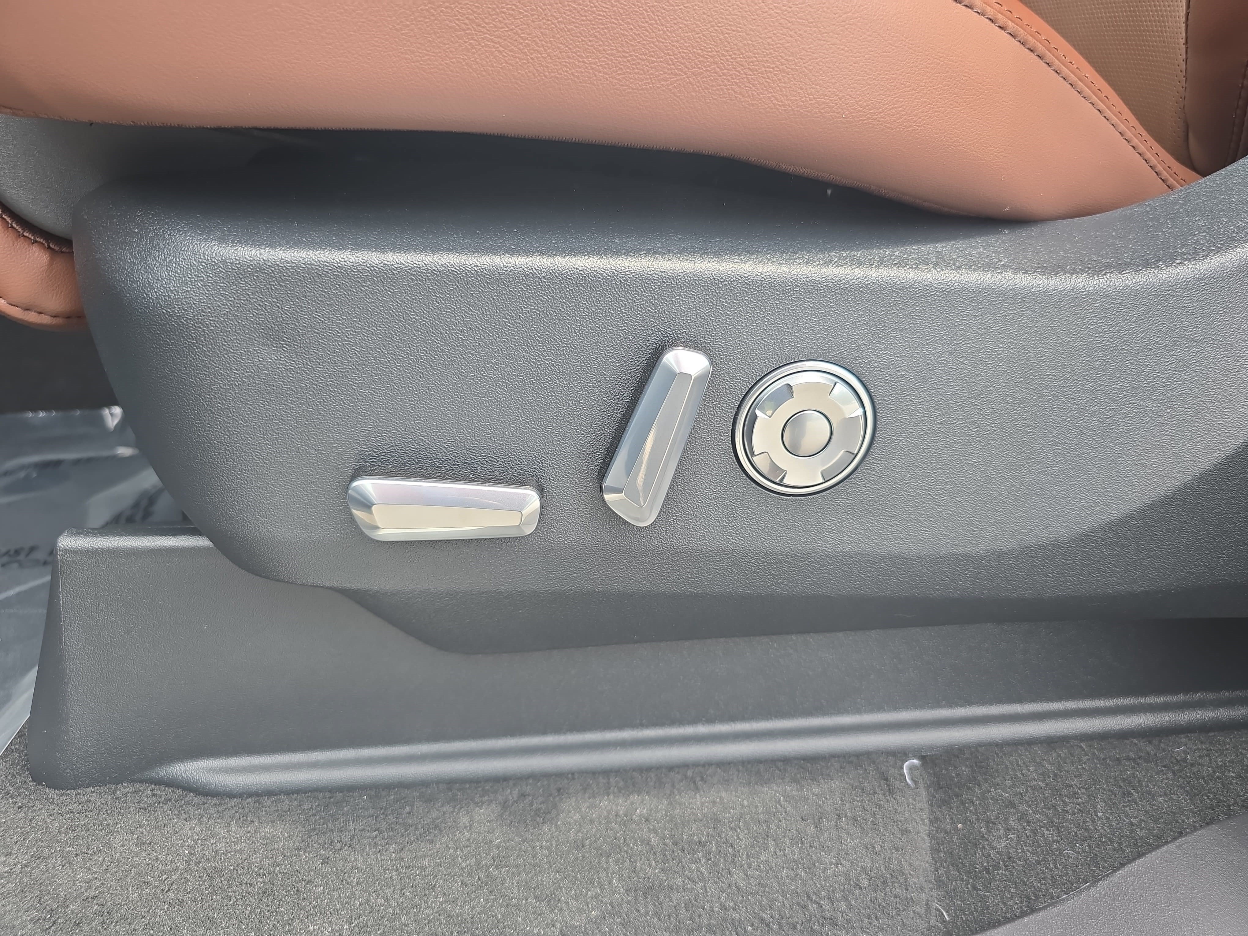 New 2026 Lincoln Navigator L Reserve AWD/4WD image 29