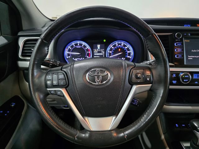 Used 2014 Toyota Highlander XLE AWD/4WD image 17
