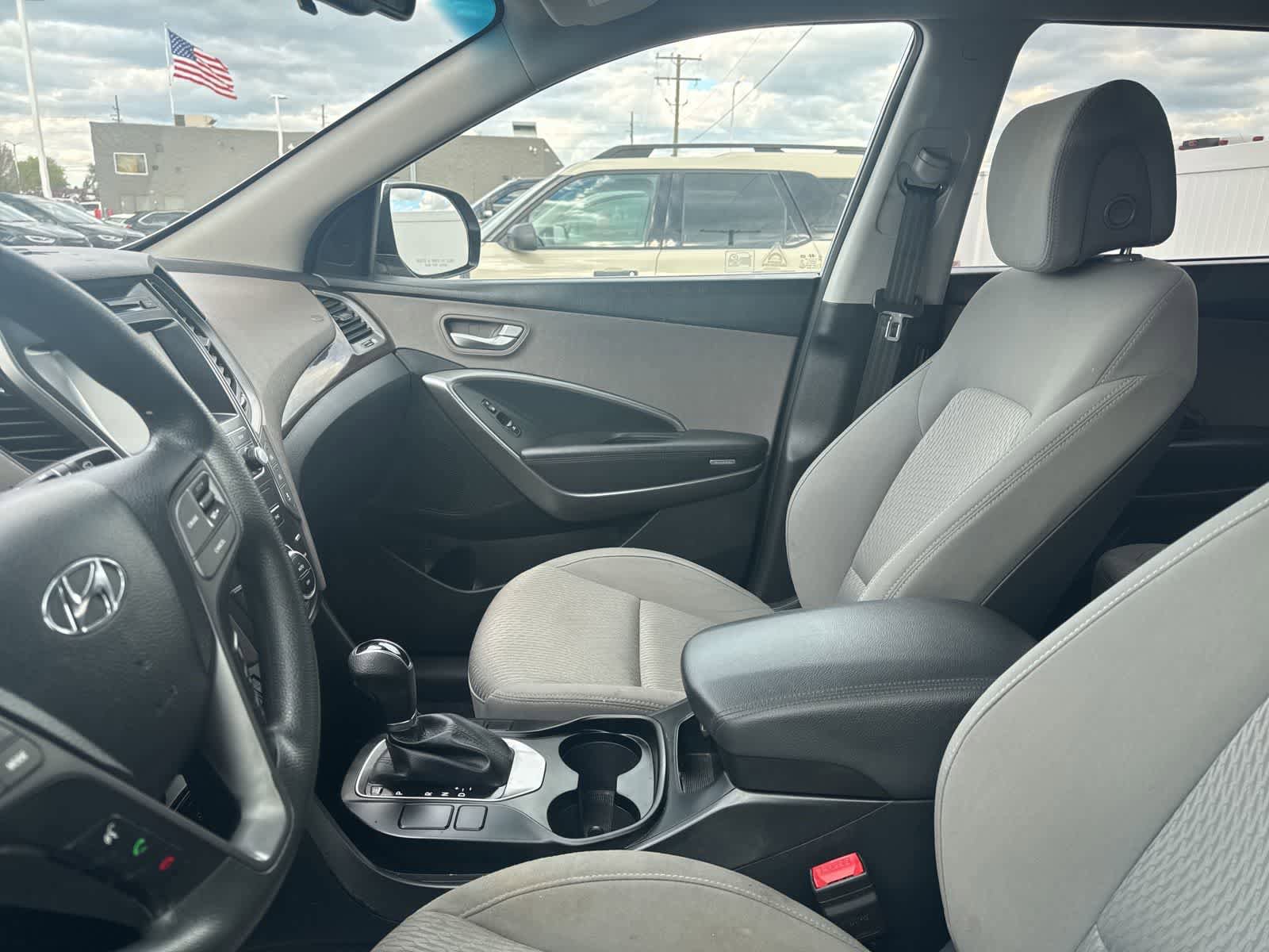 Used 2018 Hyundai Santa Fe SE w/ Cargo Package AWD/4WD image 30