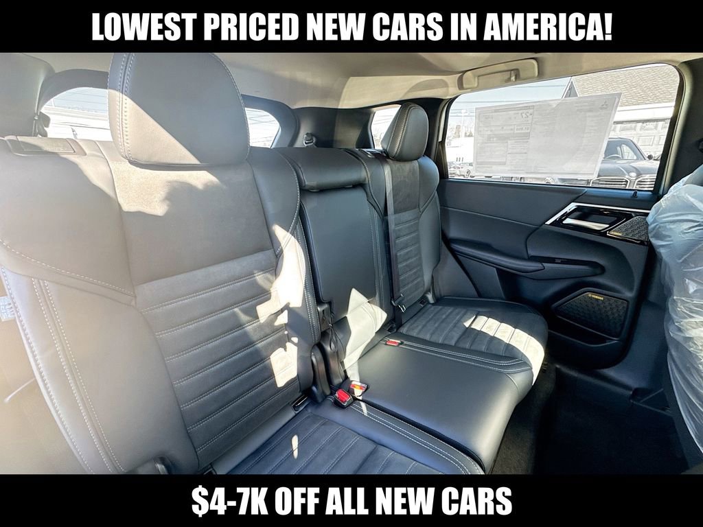 New 2026 Mitsubishi Outlander SE image 32