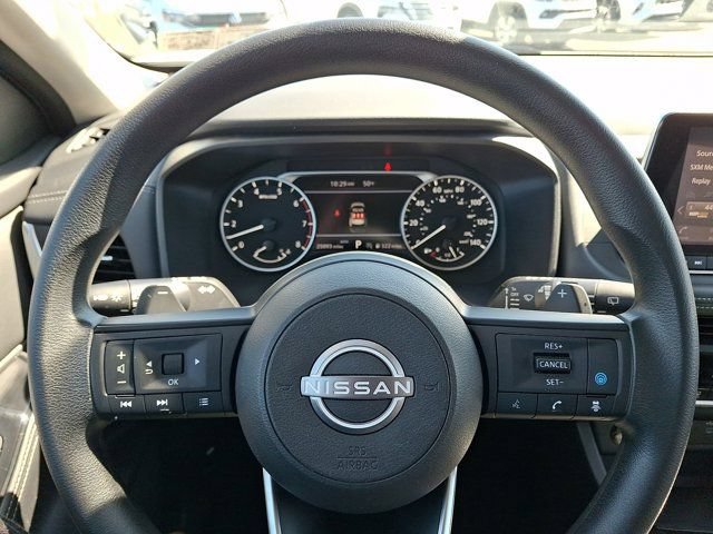 Used 2024 Nissan Rogue SV AWD/4WD image 23
