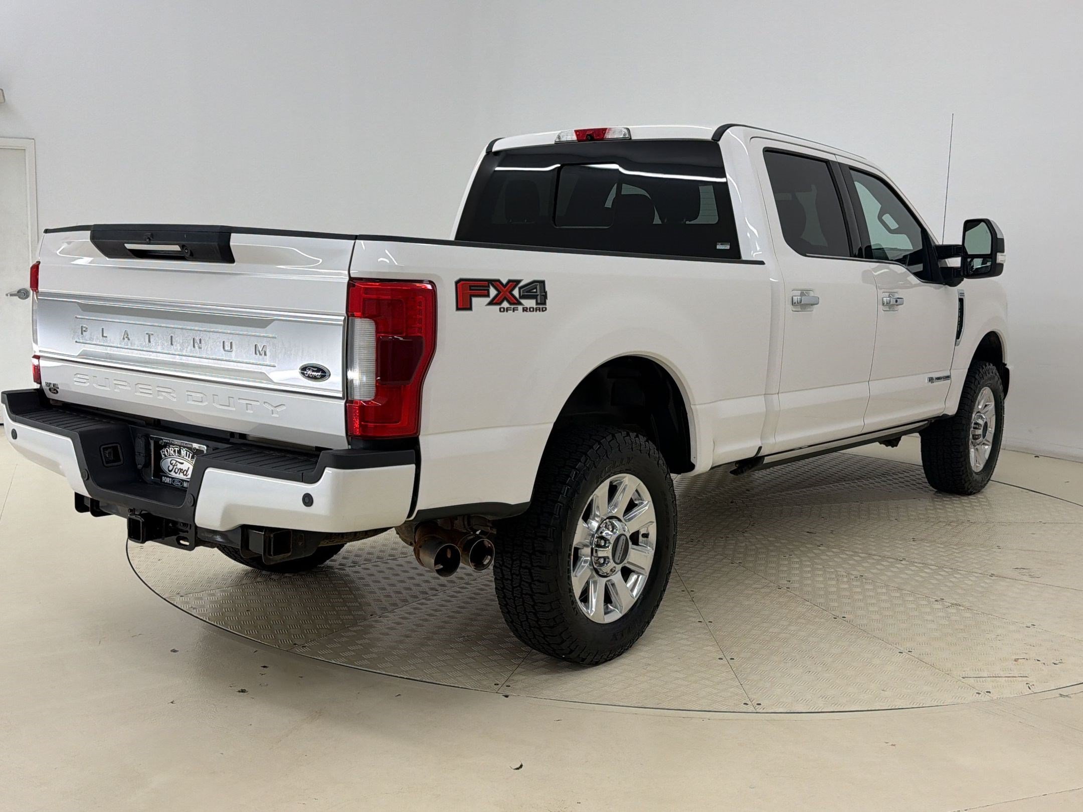 Used 2019 Ford F250 Platinum w/ Platinum Ultimate Package AWD/4WD image 9
