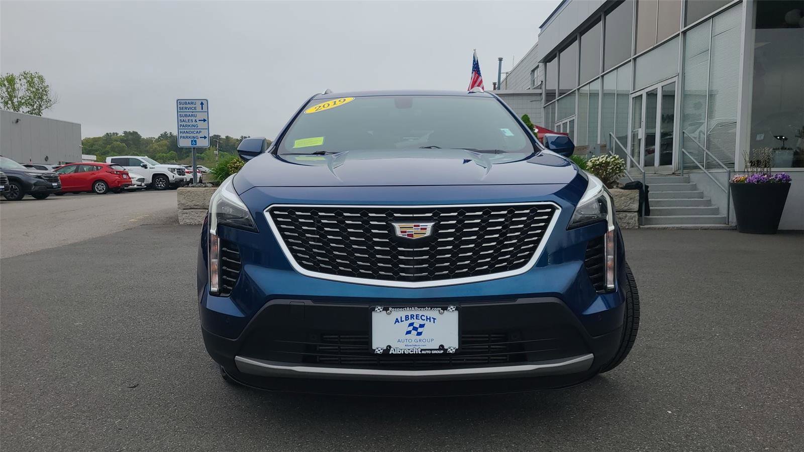 Used 2019 Cadillac XT4 Premium Luxury AWD/4WD image 2