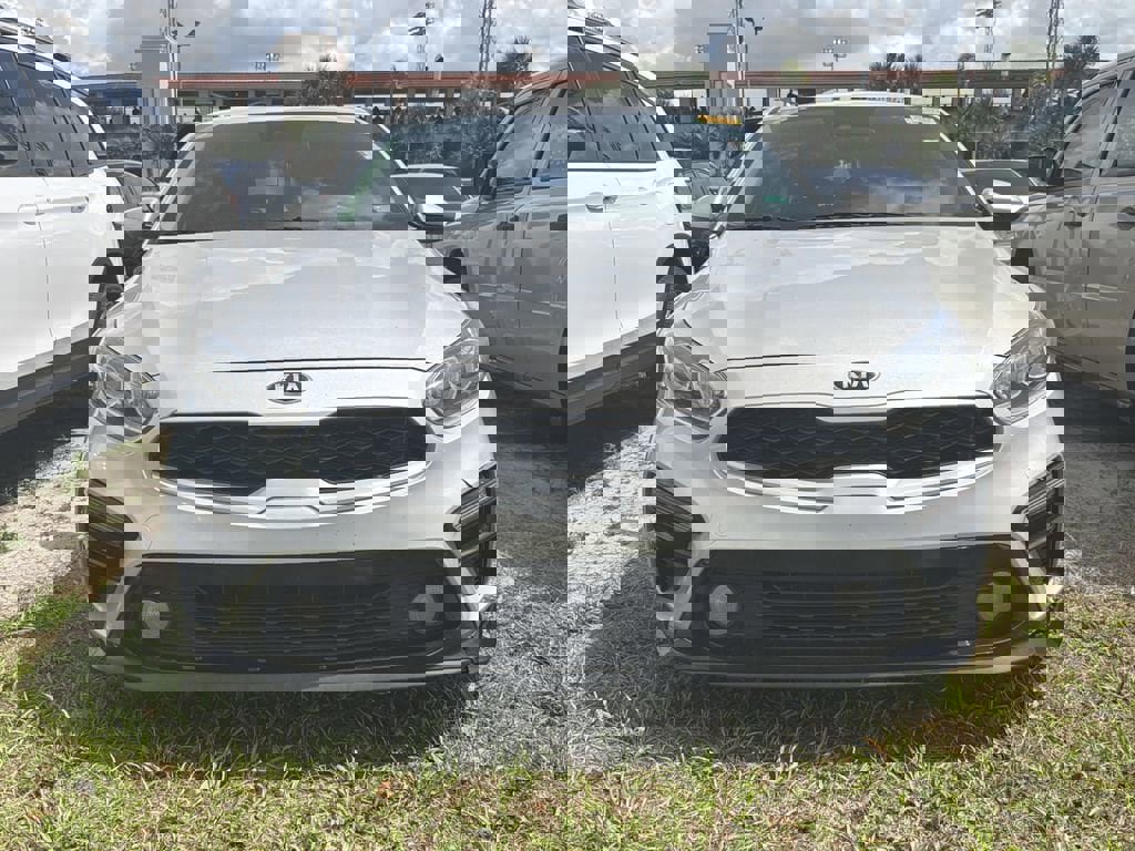 Used 2021 Kia Forte LXS image 2