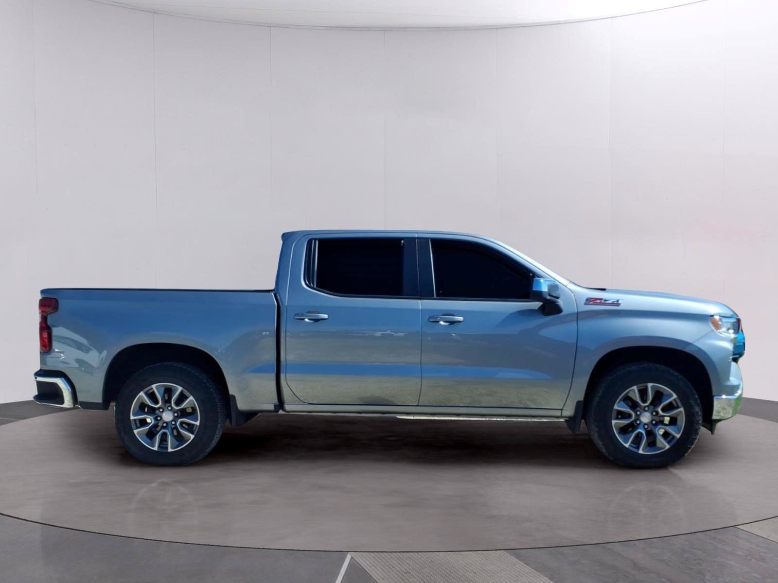 Used 2025 Chevrolet Silverado 1500 LT AWD/4WD image 6