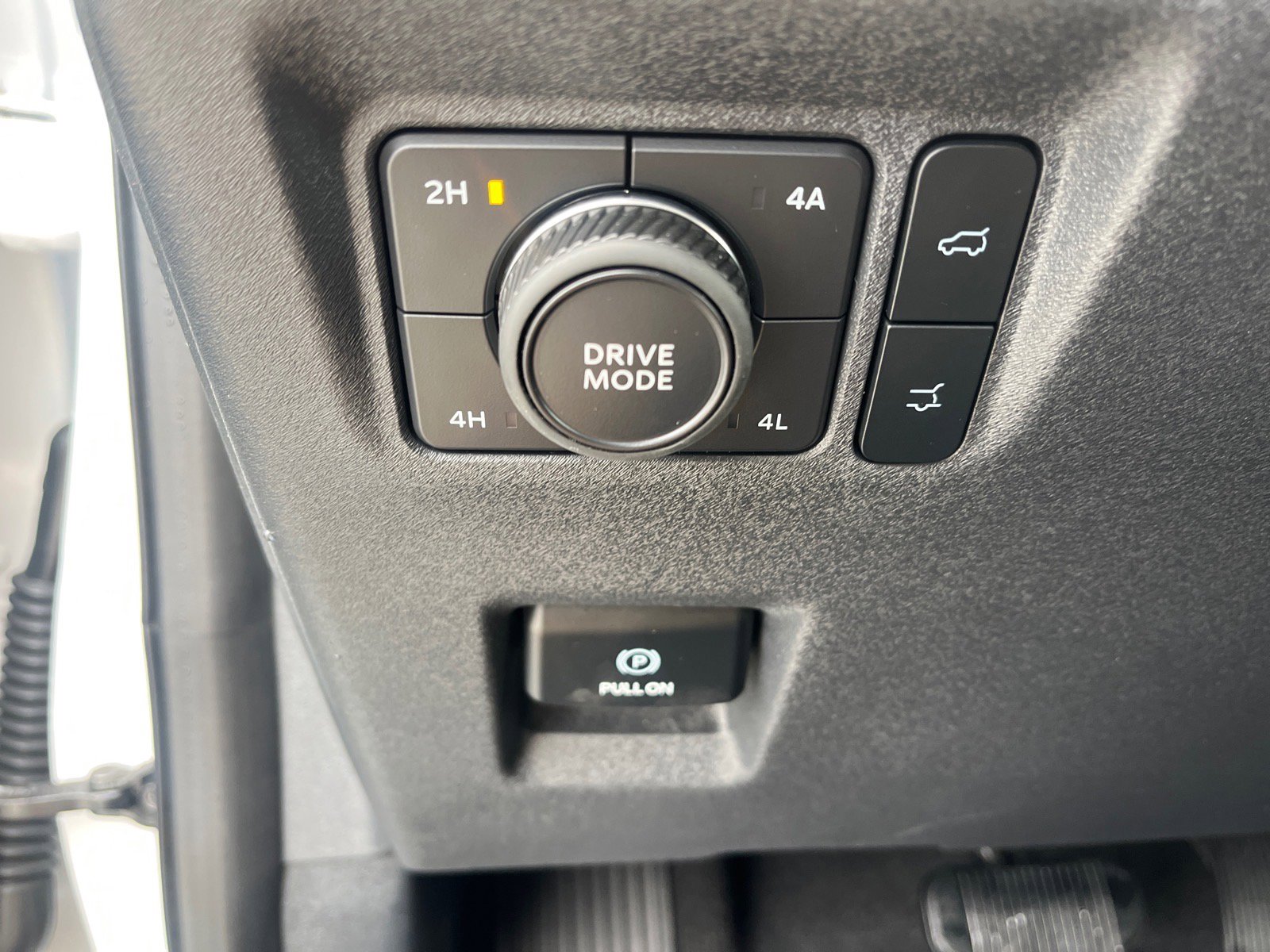 Certified 2025 Ford Expedition Active AWD/4WD image 17