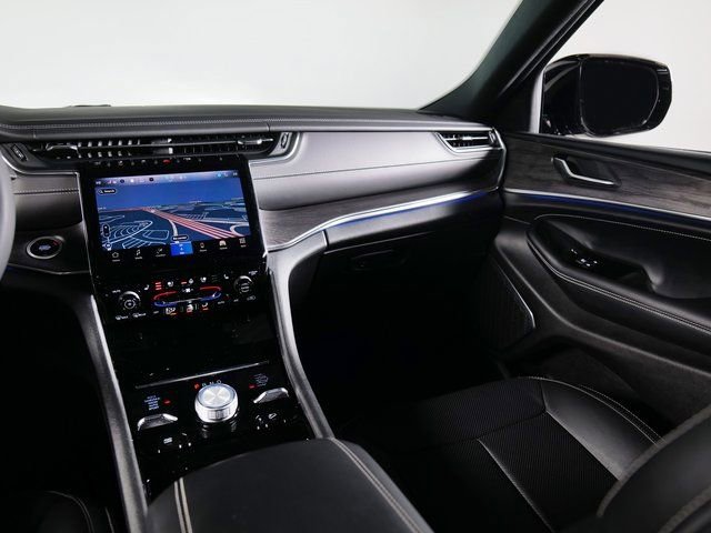 Used 2023 Jeep Grand Cherokee Overland image 20