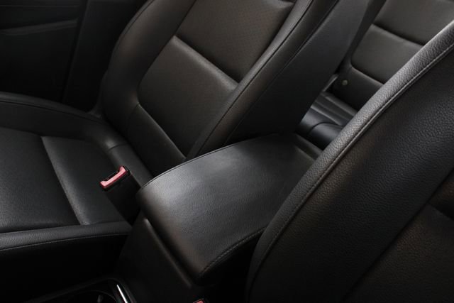 Used 2017 Volkswagen Tiguan S image 17