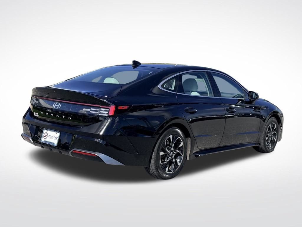 Used 2025 Hyundai Sonata SEL FWD image 6