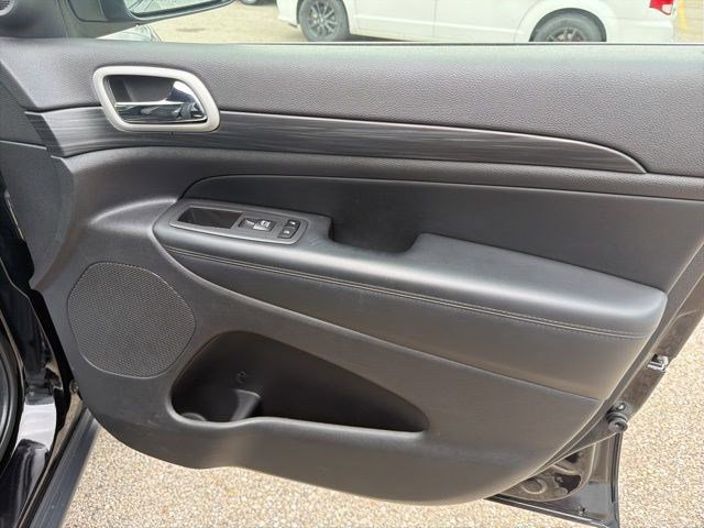 Used 2022 Jeep Grand Cherokee Laredo X image 19