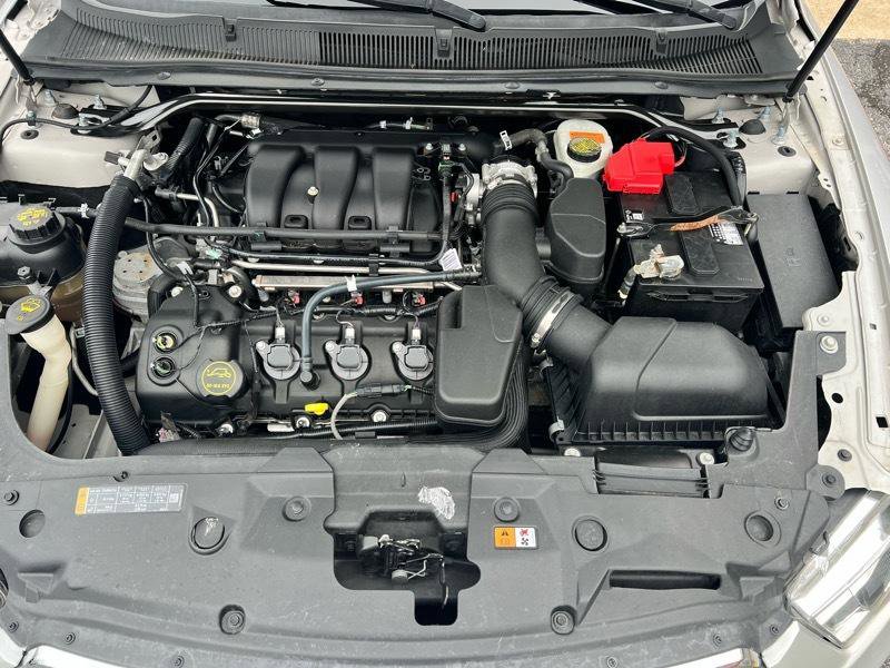 Used 2018 Ford Taurus SEL w/ Equipment Group 201A FWD image 17
