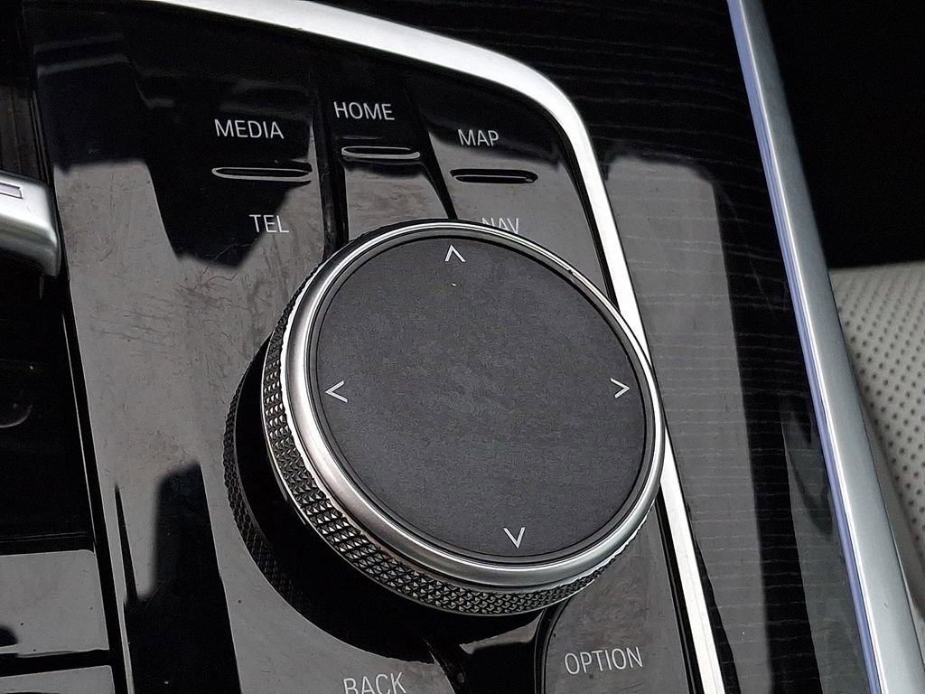 Certified 2024 BMW X7 xDrive40i w/ M Sport Package image 23