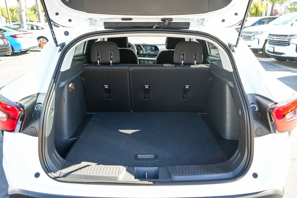 New 2026 Chevrolet Trax LS w/ Driver Confidence Package FWD image 24